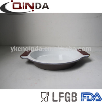 Bandeja de bolo redonda revestida cerâmica do aço carbono com o punho do aperto do silicone